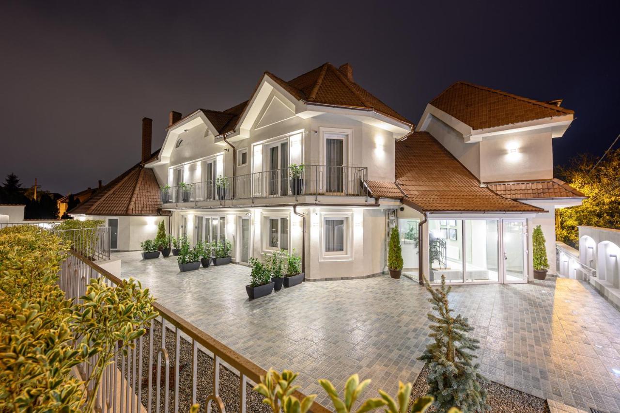 Dozsa Residence Oradea Exteriér fotografie