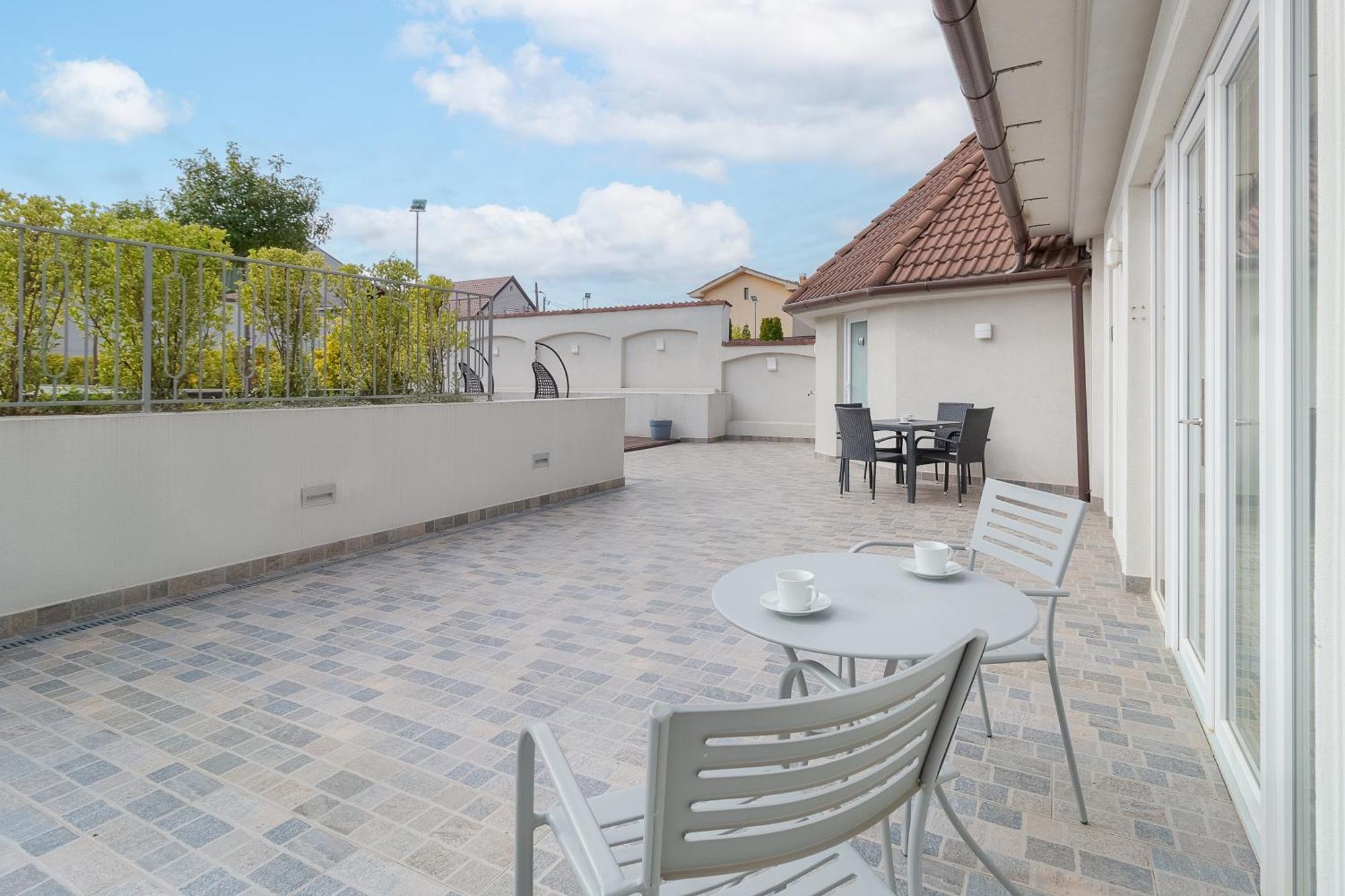 Dozsa Residence Oradea Exteriér fotografie