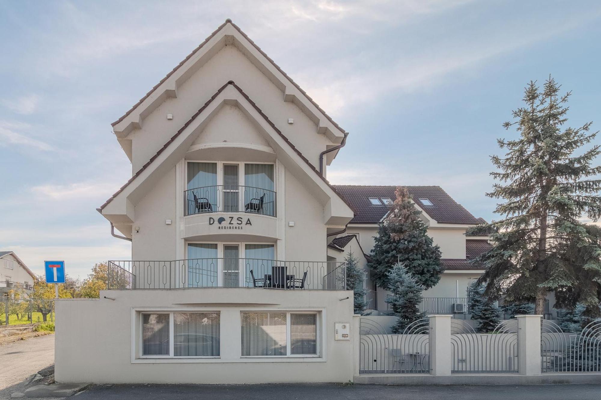 Dozsa Residence Oradea Exteriér fotografie